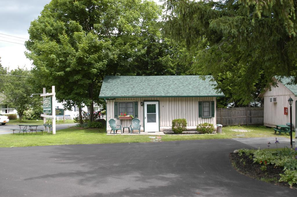 ホテル Lincoln Log Colony レイク・ジョージ 部屋 写真